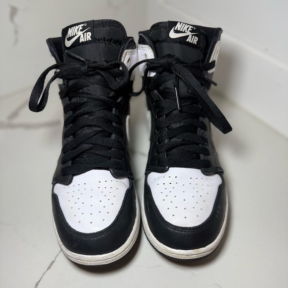 Men’s Size 7 Air Jordan 1 Retro High OG black and white - Picture 4 of 5